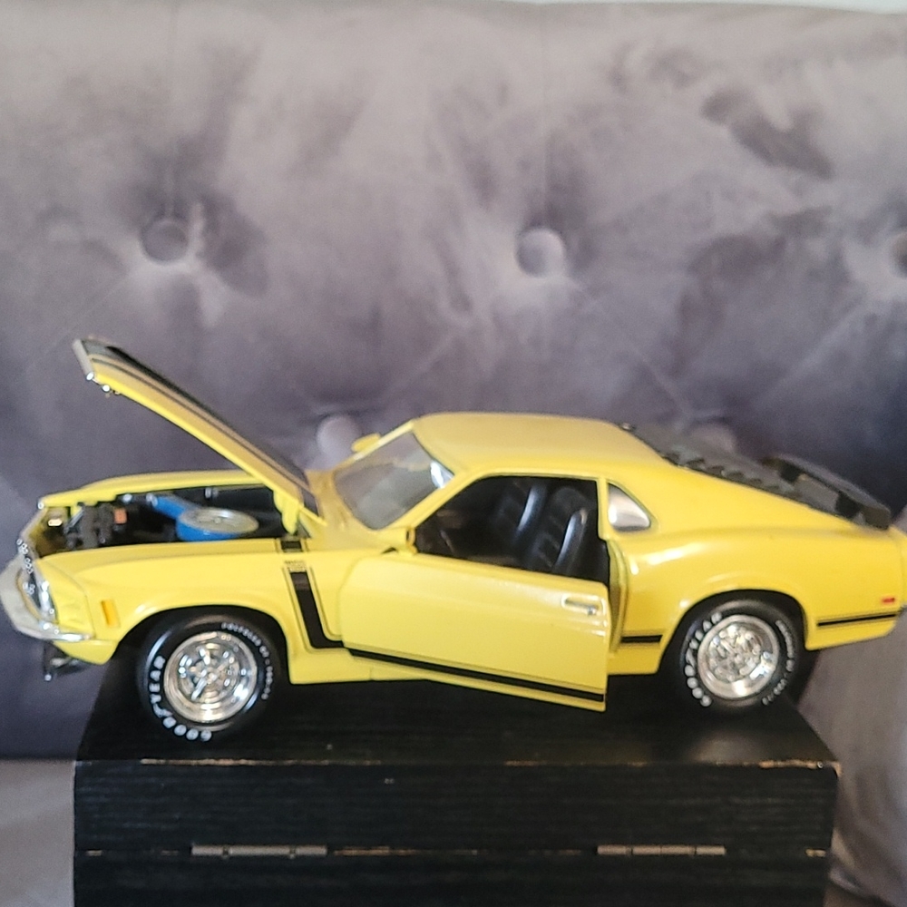 Ertl 1:18 American Muscle 1970 Boss Mustang